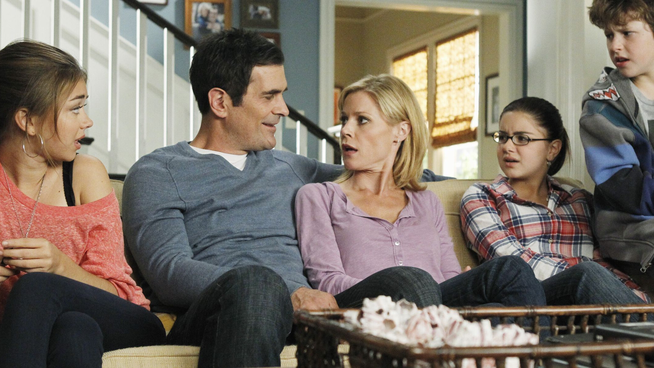 10899 reviews modern family 1715414231