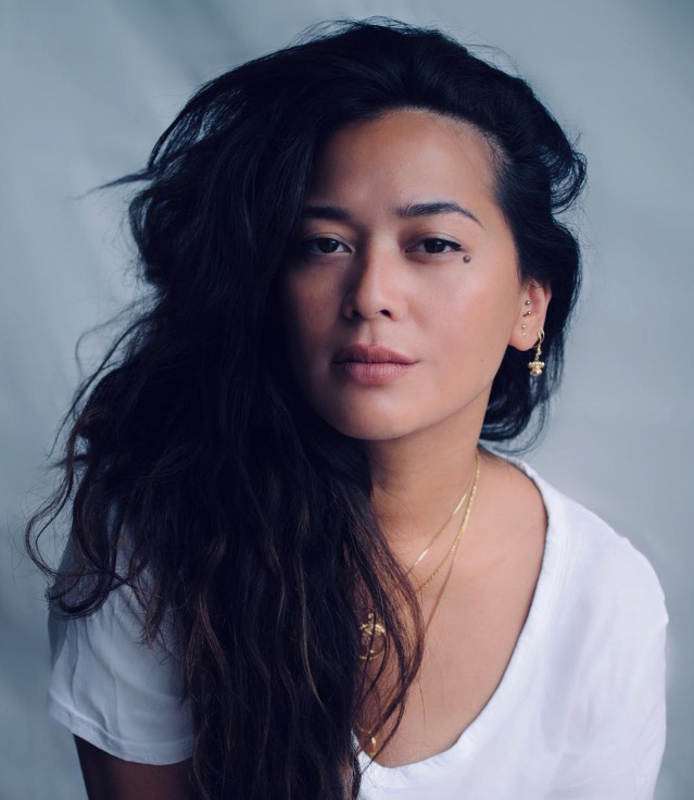 1157 reviews Denise Aznam Liza Kollau vierkant 1620845152