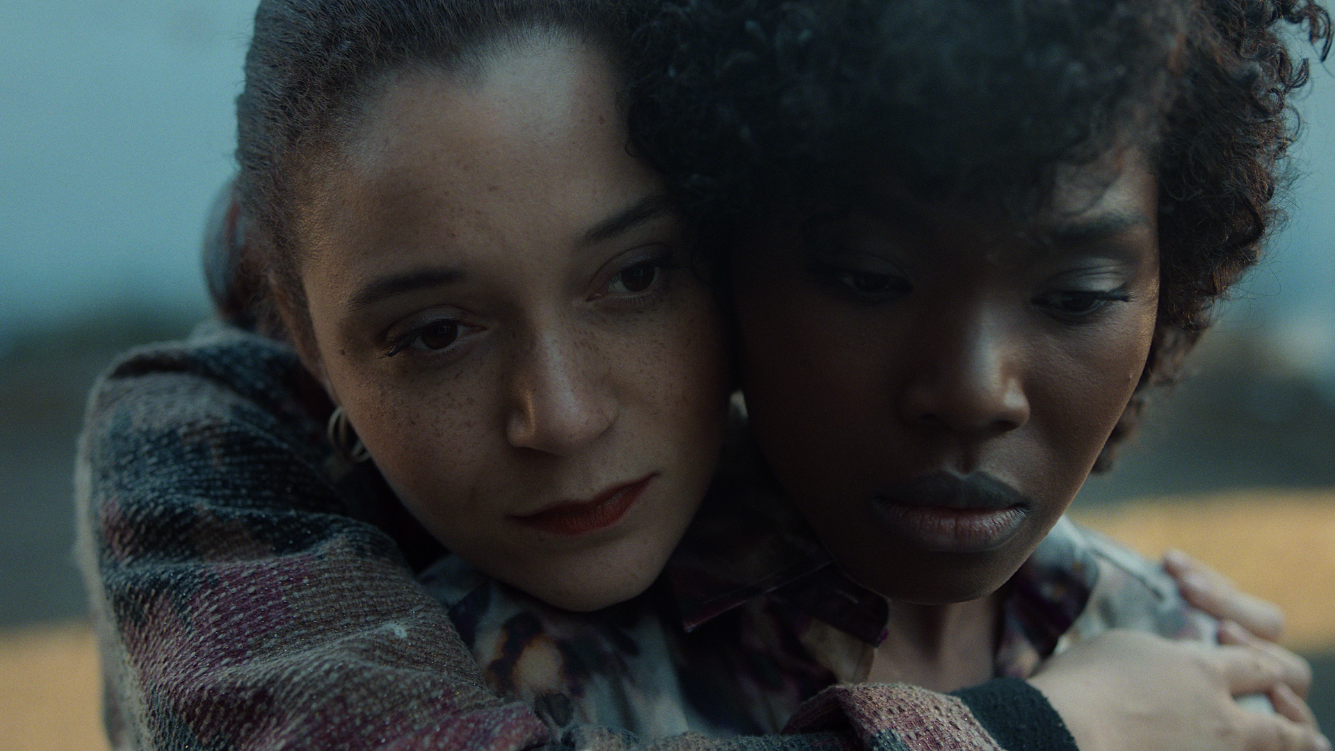 1219 reviews Good Bad Girl 6 vlnr Jade Olieberg Belinda van der Stoep 1631792817