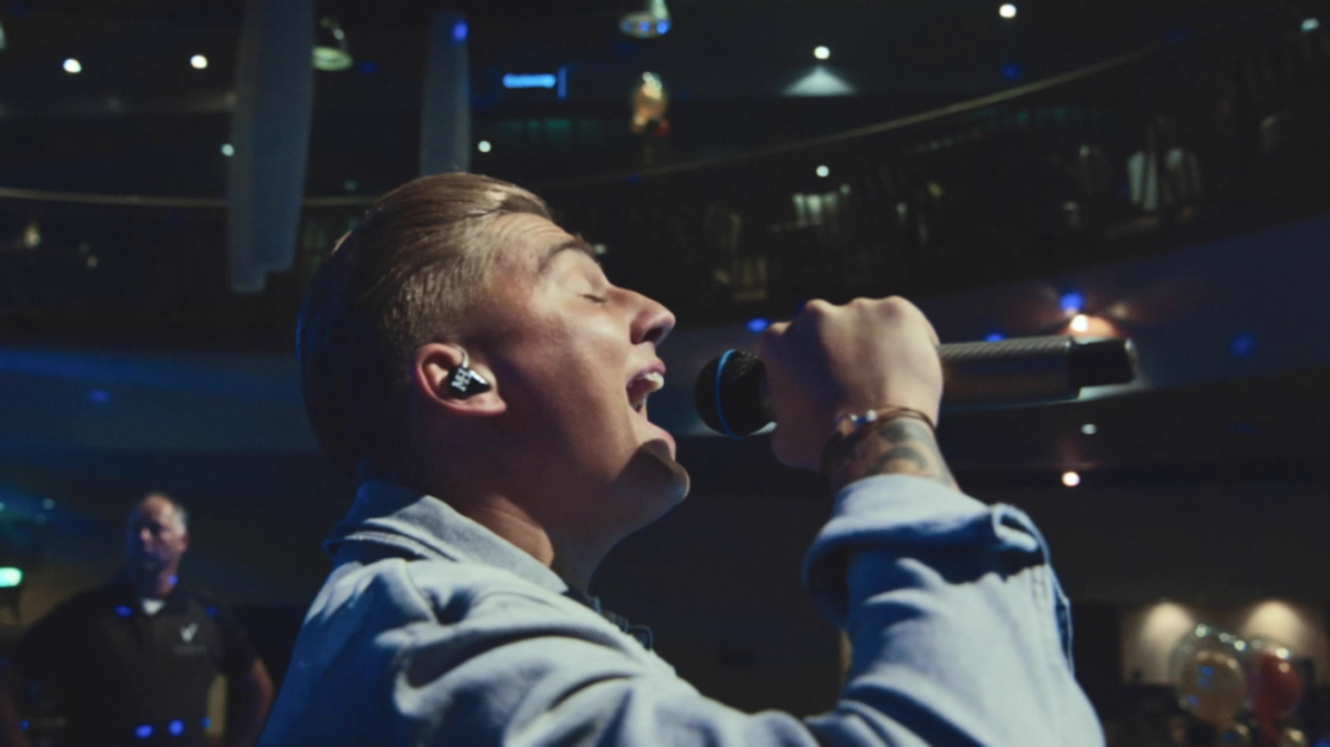 1235 reviews Mart Hoogkamer 2kopie 1633616331