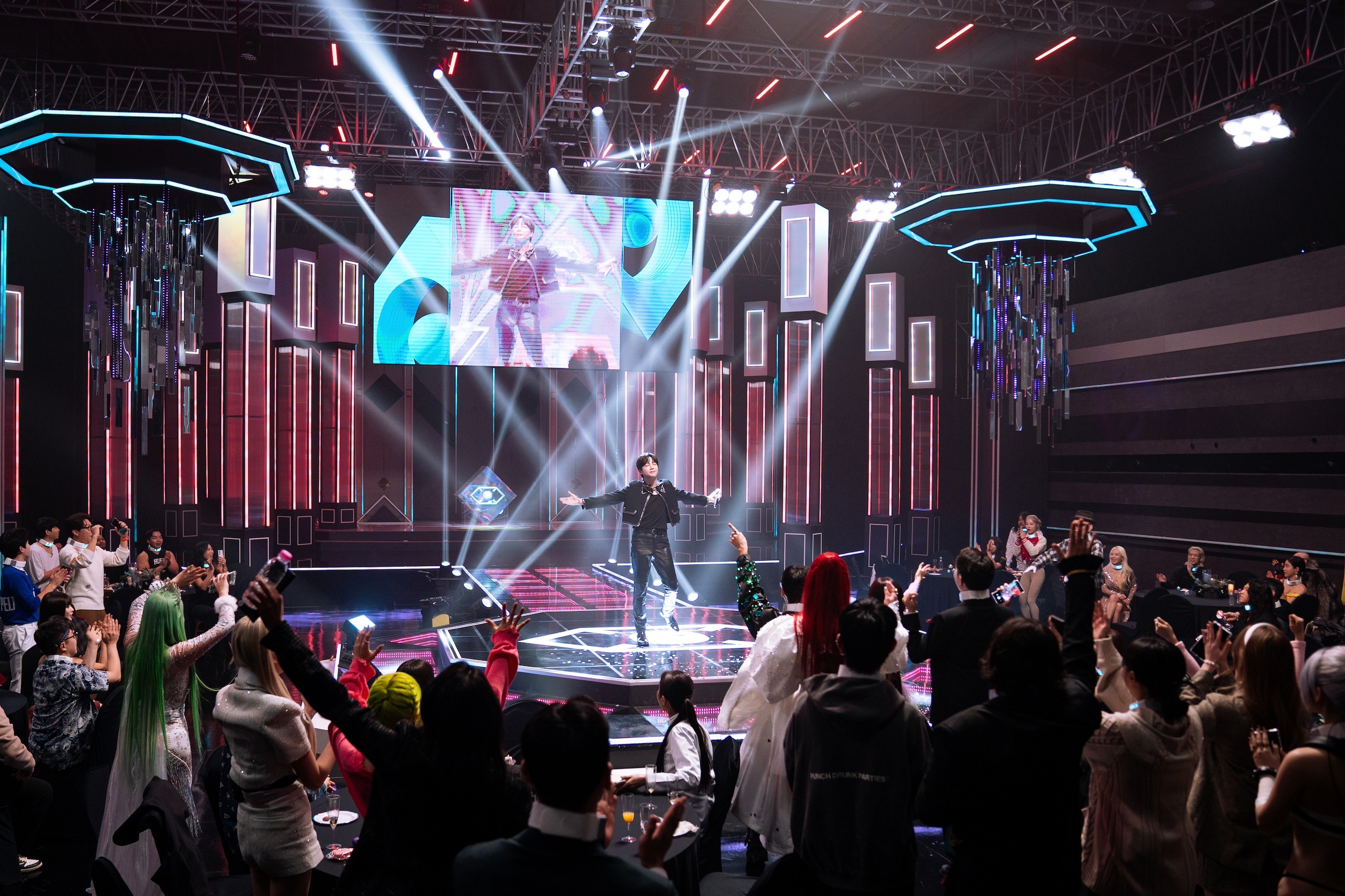 12384 reviews The influencer 231215 07532 1722959263