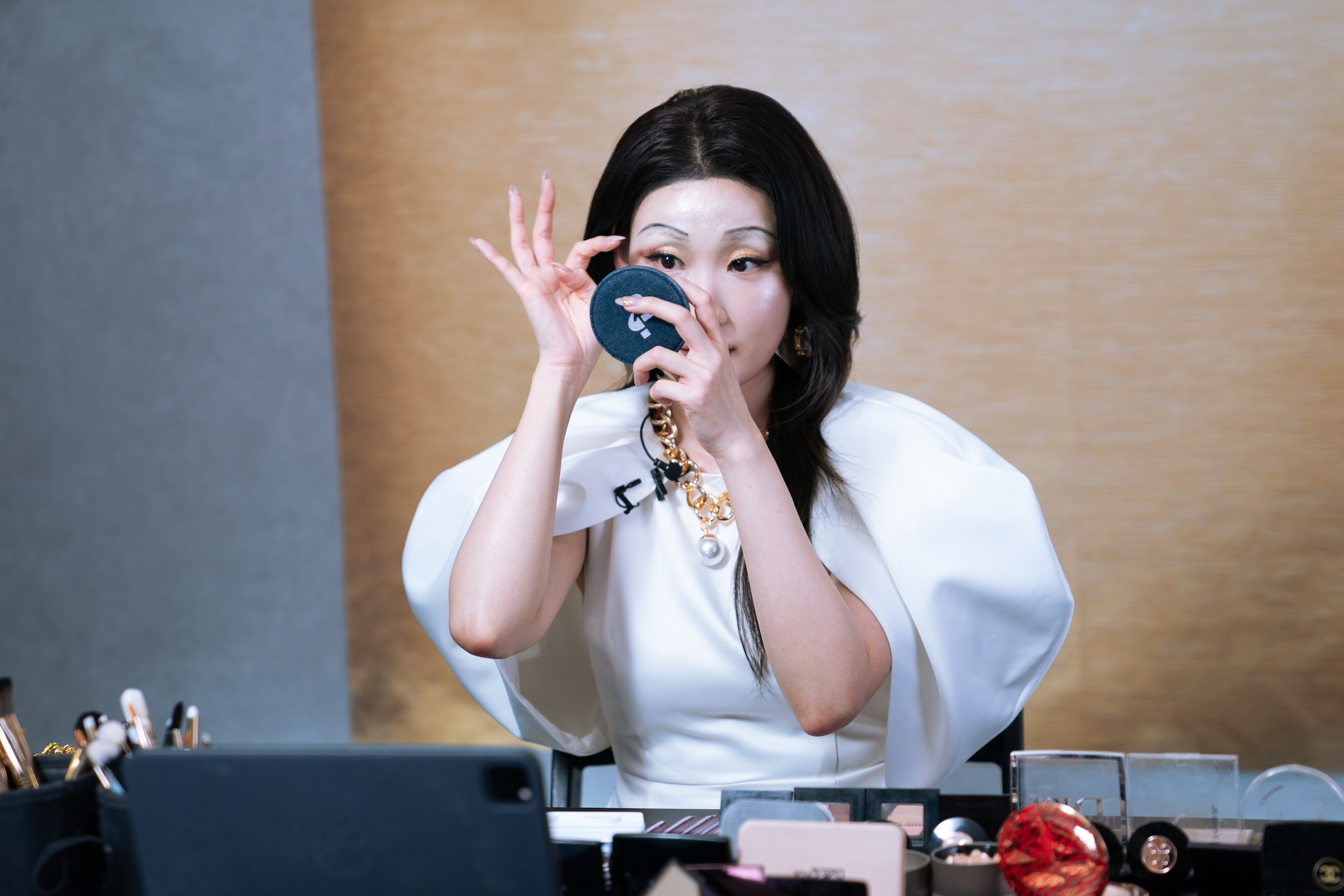 12384 reviews The influencer 240103 2545 1722958704