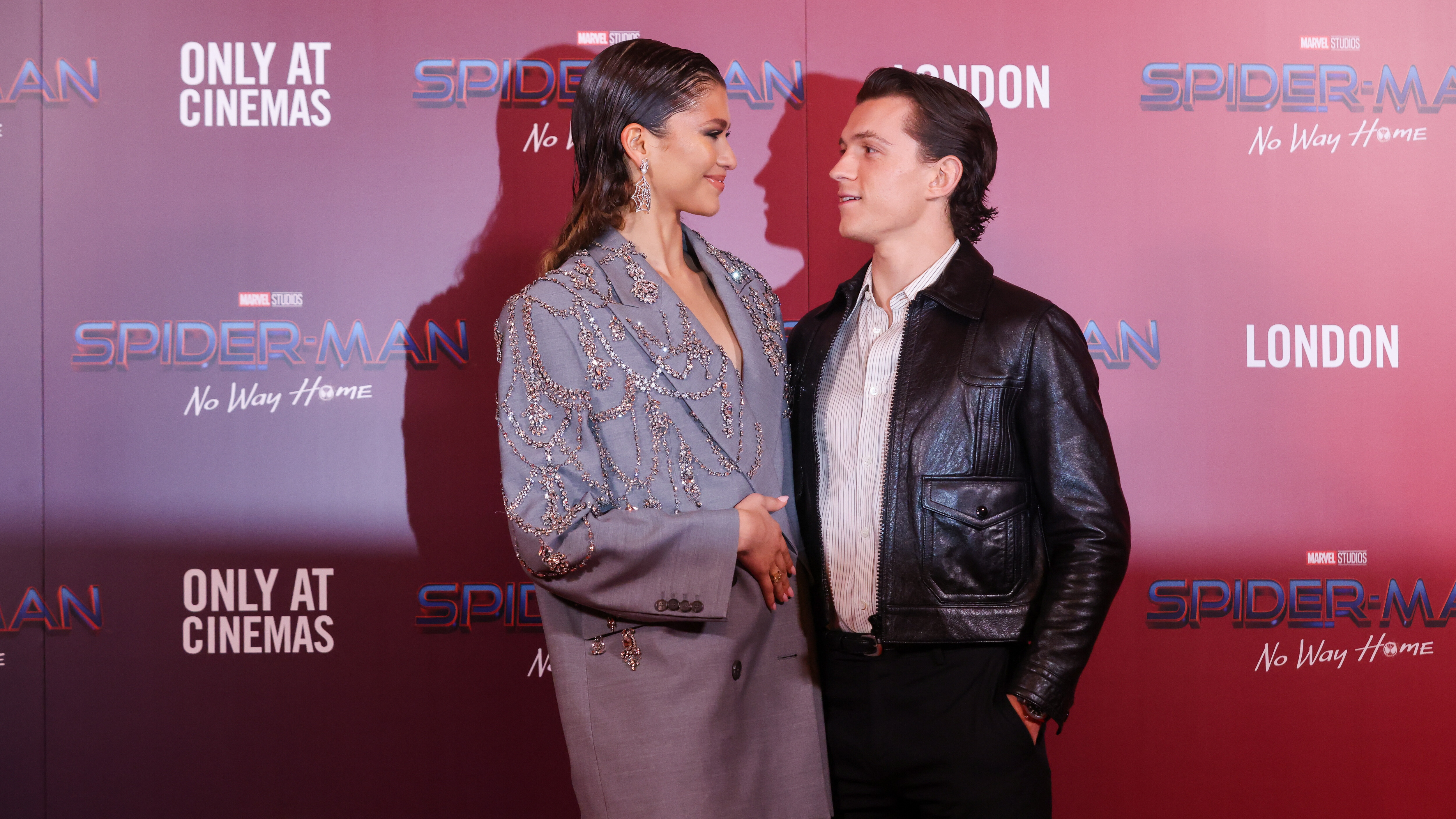 12749 reviews zendaya tom 1724185218