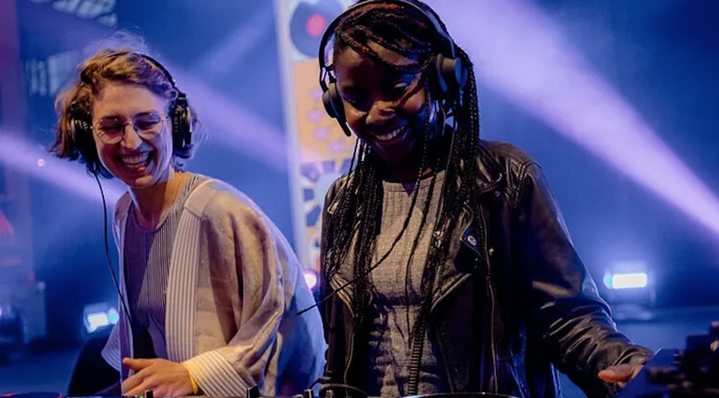 13374 reviews discodip Nederlands Film Festival 1726429082