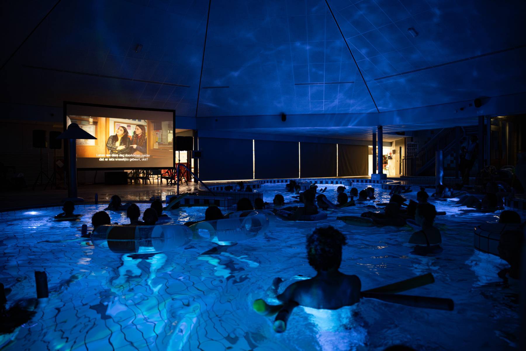 13704 reviews liff film zwembad 1728052778