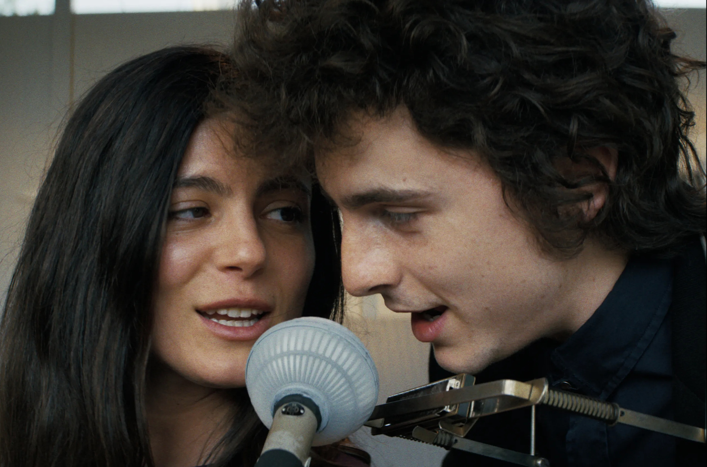 15322 reviews a complete unknown 1734791812