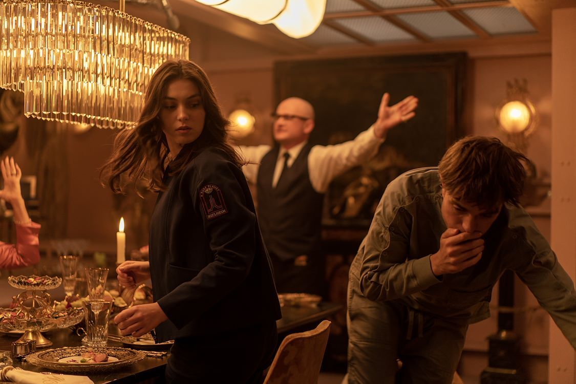 16674 reviews Mickey 17 st 13 jpg sd low Photo by Jonathan Olley 2024 Warner Bros Entertainment Inc All Rights Reserved Courtesy of Warner Bros Pictures 1741446045