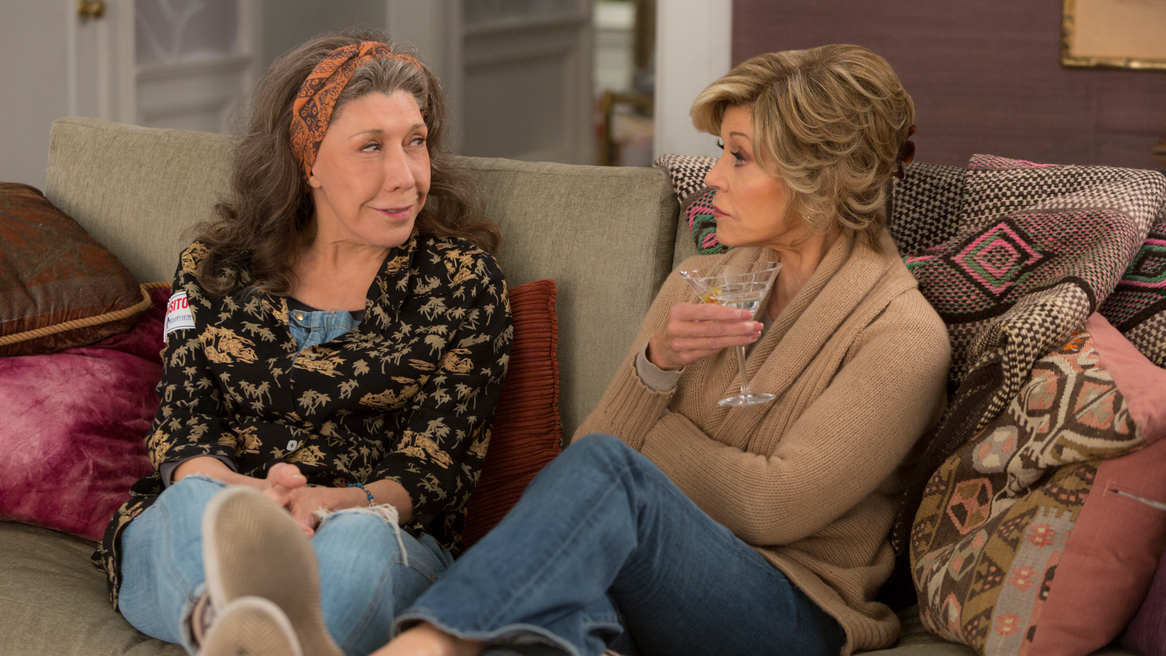 17697 reviews grace frankie 1748200445