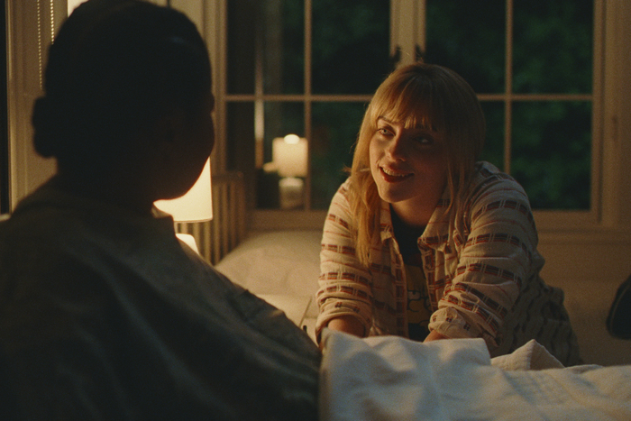 4101 reviews YLLW S1 FG 104 00130920 Still113 700 1679320183