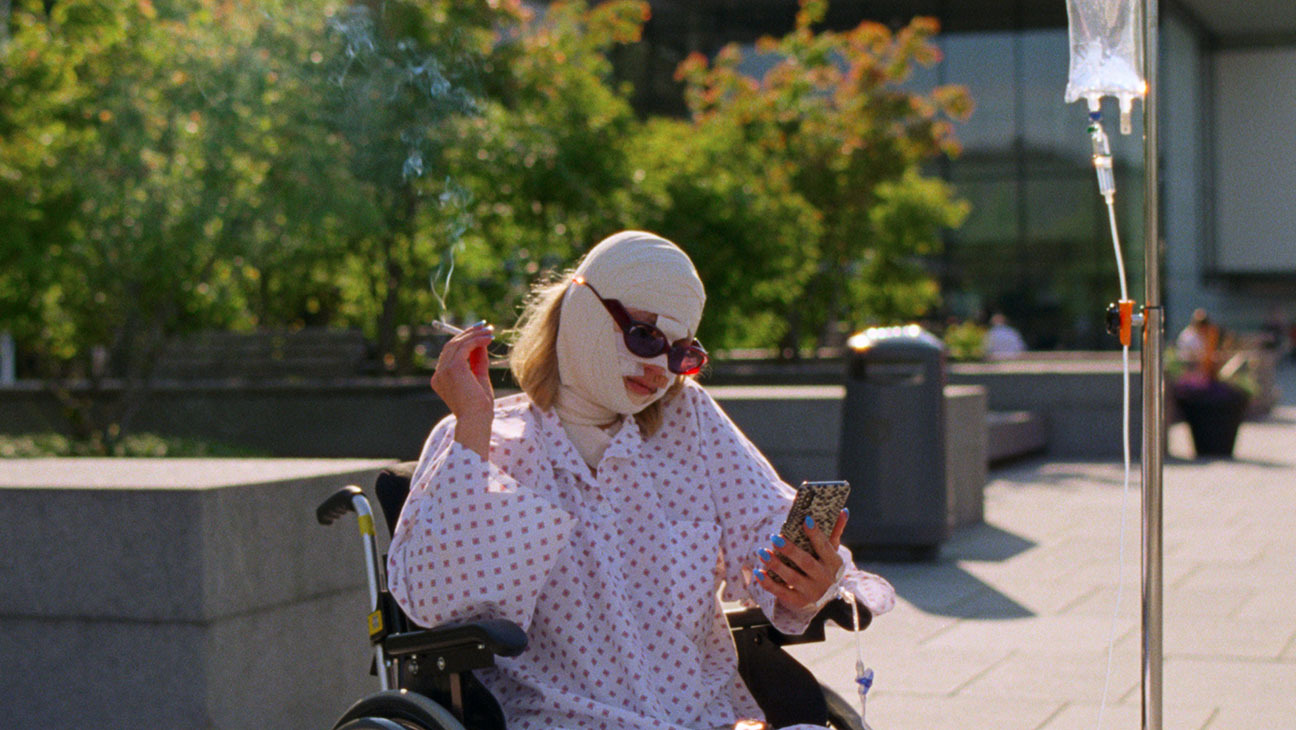 4234 reviews SYK PIKE Sick of Myself Cannes Film Festival 1 H 2022 1680268934