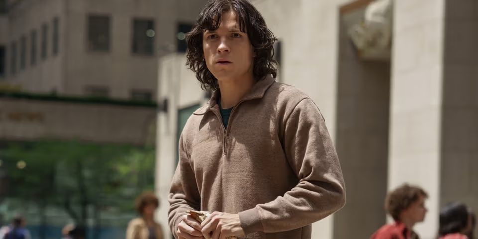 4830 reviews Holland Crowded Room 1685573266