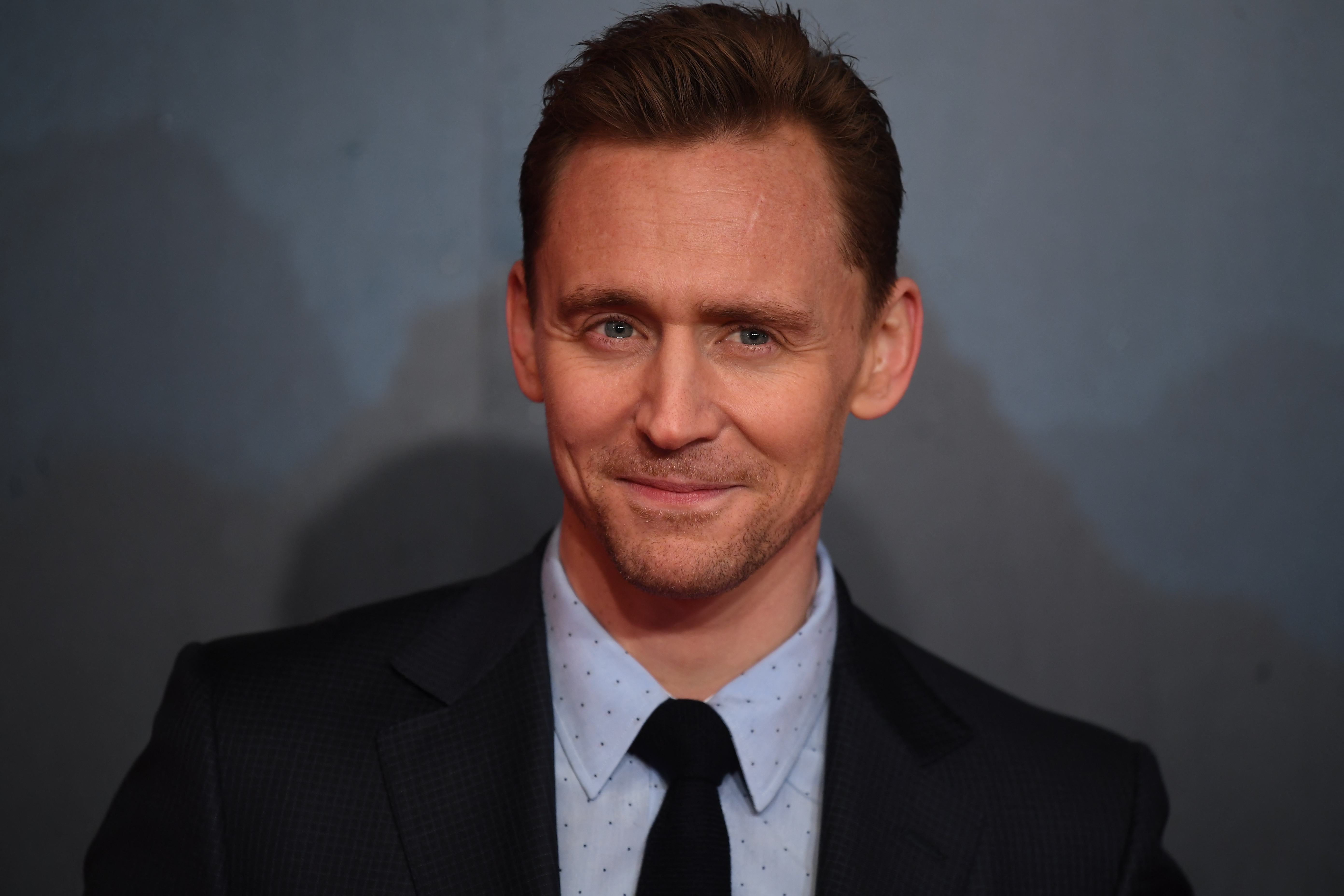 5027 reviews tom hiddleston 1687378745