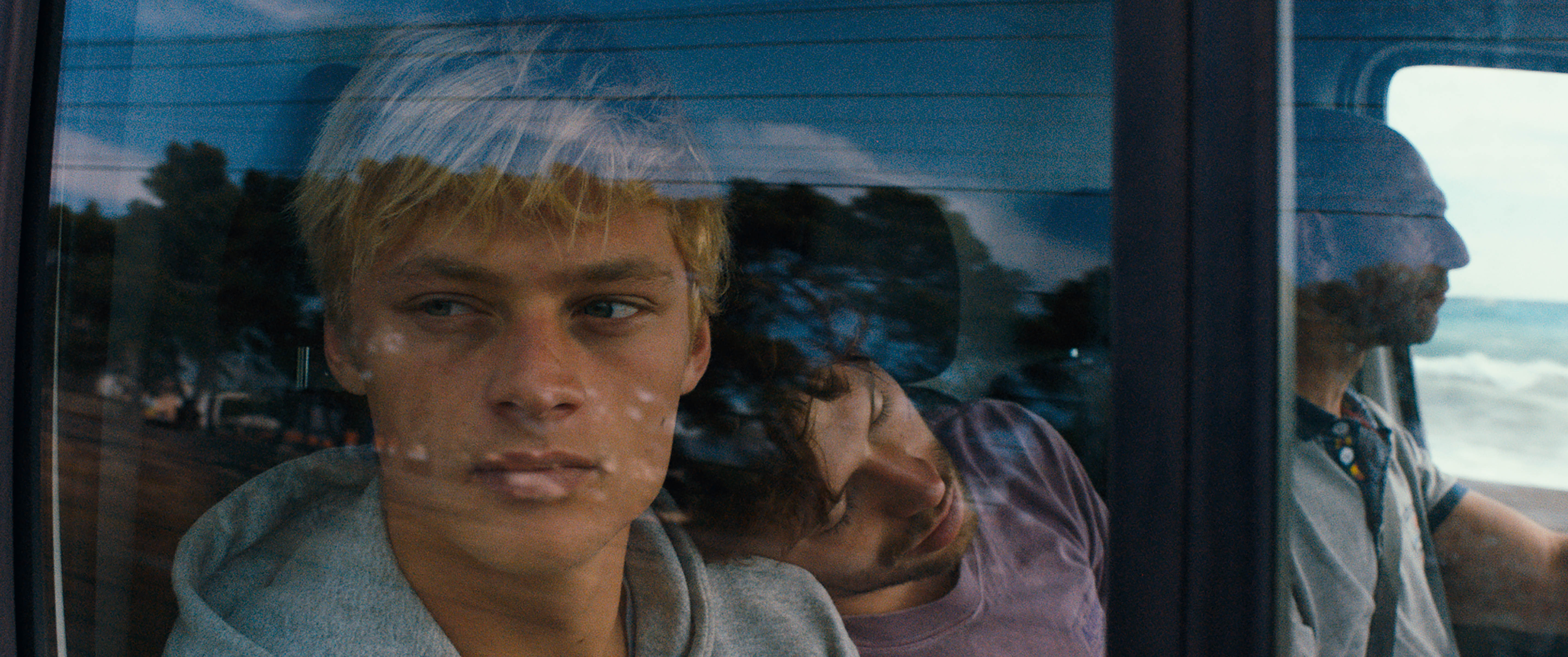 578 reviews BROERS still 3 Jasper Wolf 1542268361