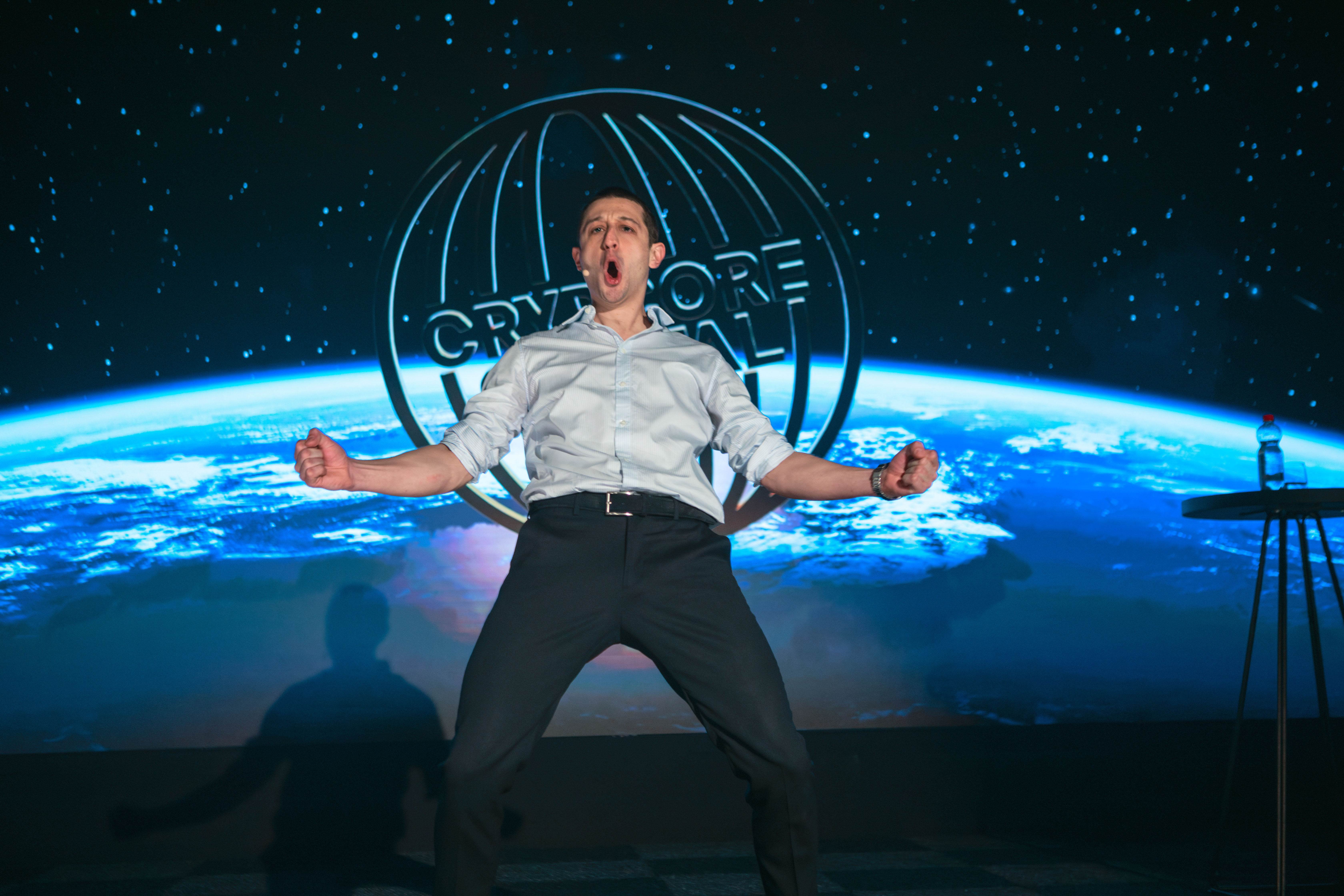 6511 reviews Crypto Boy Netflix Rogier van Eck 2nd set 15 1697708111