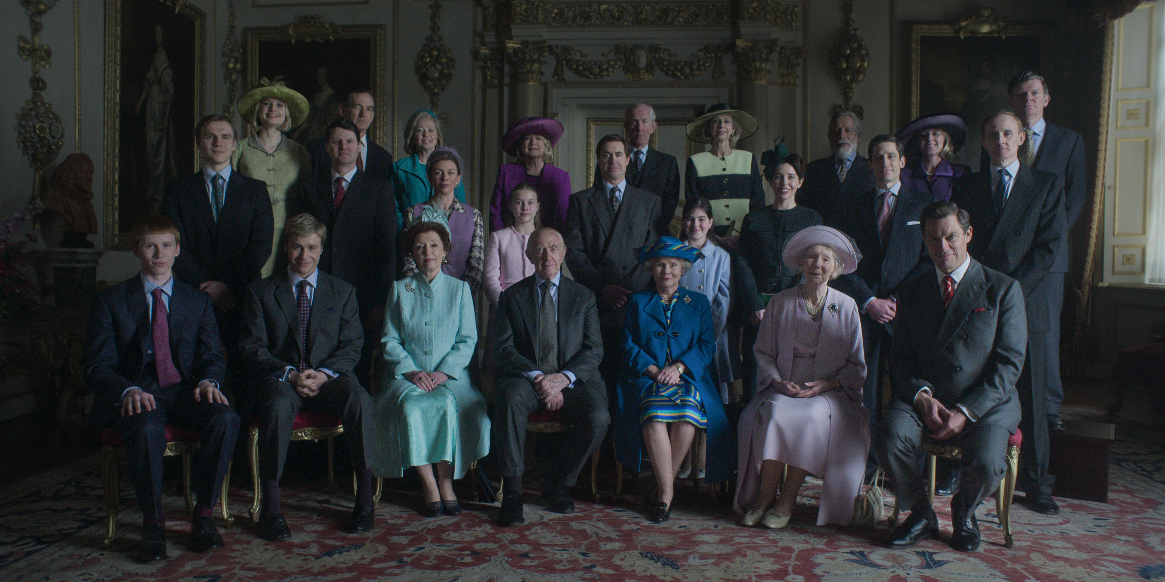 7434 reviews The Crown n S6 E5 00 11 50 00 1701771603