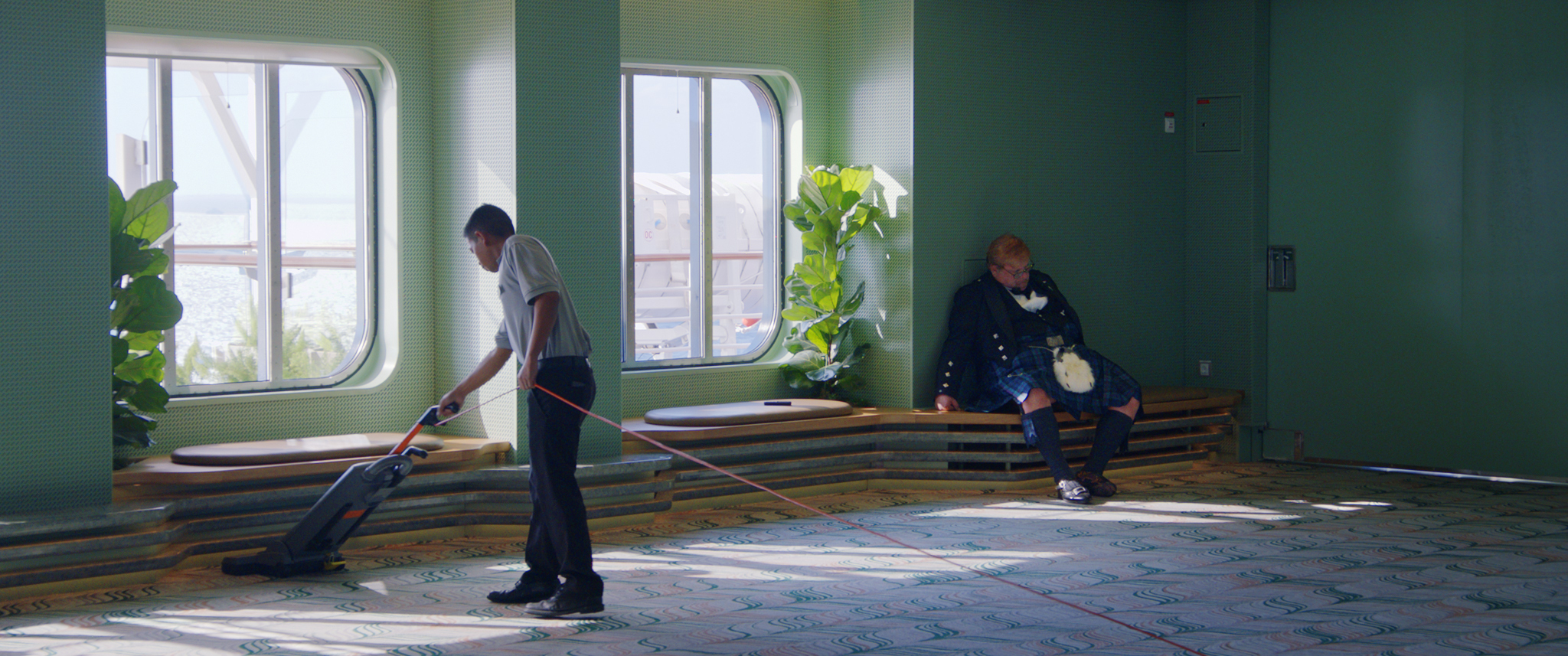 772 reviews King Ofthe Cruise Sophie Dros HALAL2 1576145719