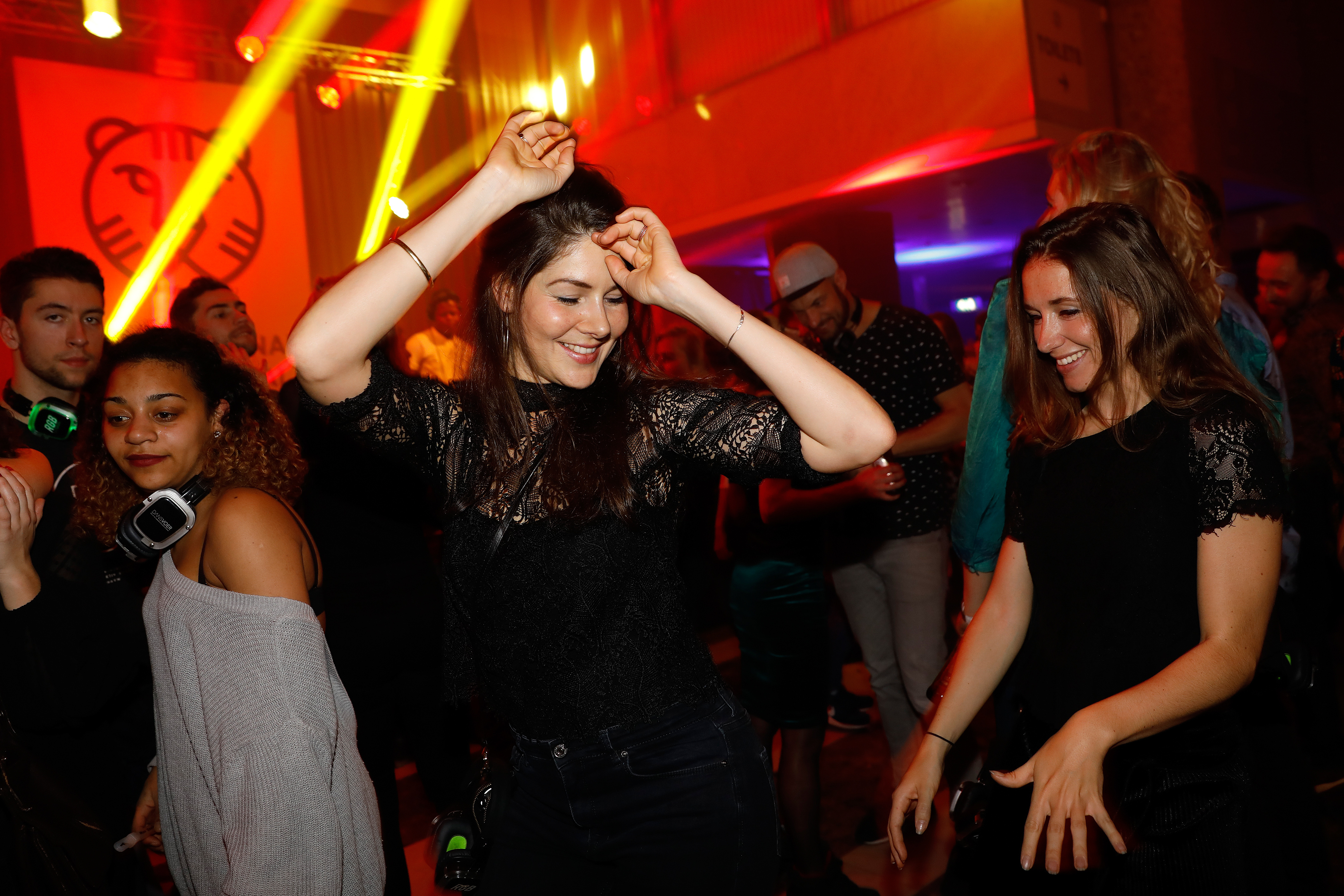 793 reviews 300725 IFFR9 Bas Czerwinski 7bb8b5 original 1547212951 1579689440