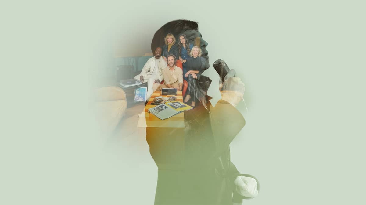 Ramses Shaffy in vervaagd beeld waarin de artiesten van het programma naar voren komen in zijn lichaam
