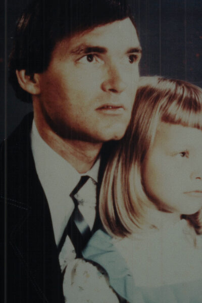 1824 reviews Girl in the Picture 00 43 20 15 1657187142