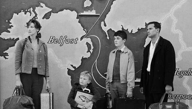1309 reviews Belfast st 11 jpg sd low Copyright 2021 Focus Features LLC 1645798225