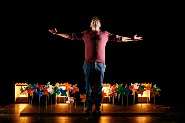 Theaterstuk Yemma met toneelspeler Yahya Gaier