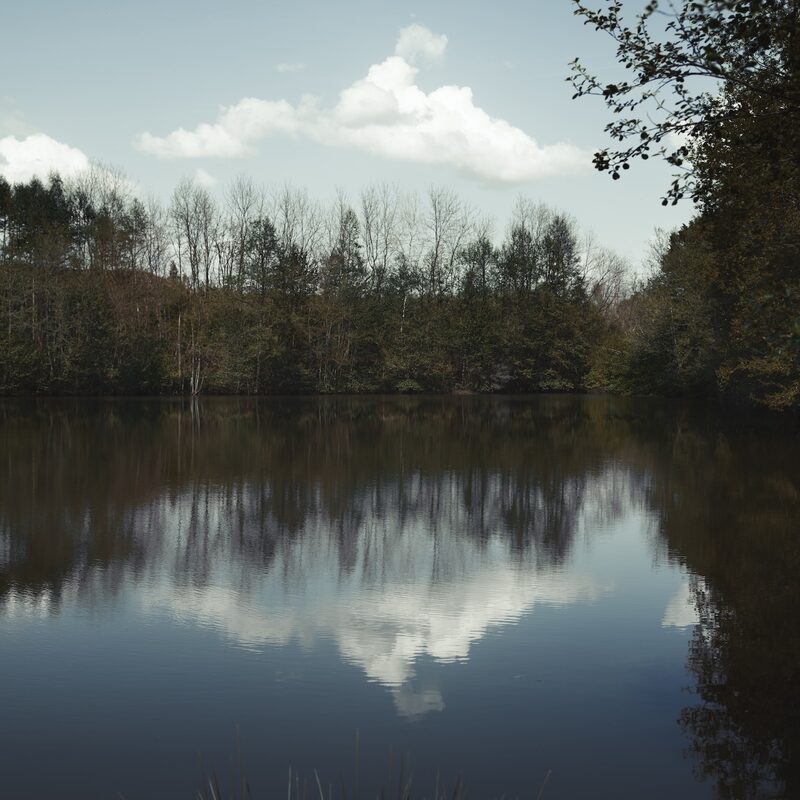 Meer in Srebrenica waarin slachtoffers van de Genocide begraven zijn.