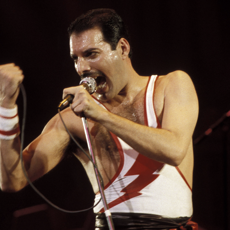 Freddie Mercury treedt op