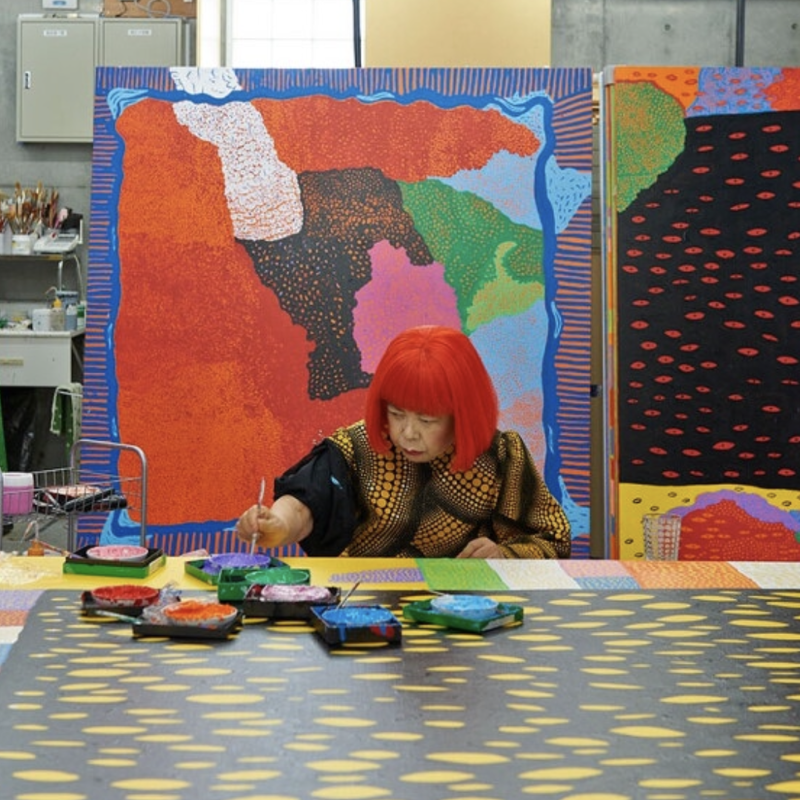 Yayoi Kusama werkt aan My Eternal Soul