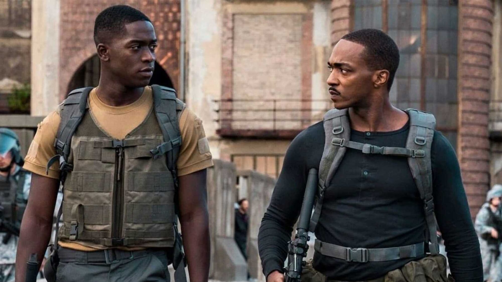 1007 reviews outside the wire 3 1611221561