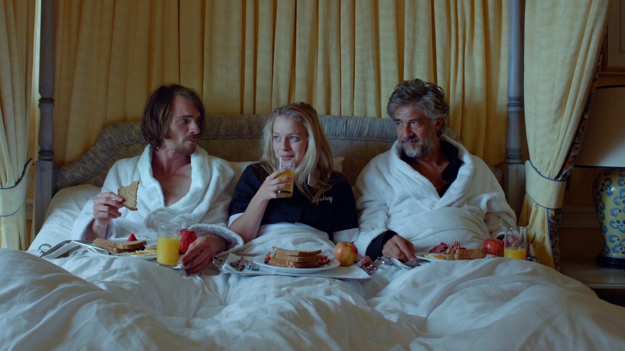 122 reviews Waterboys 1497459711