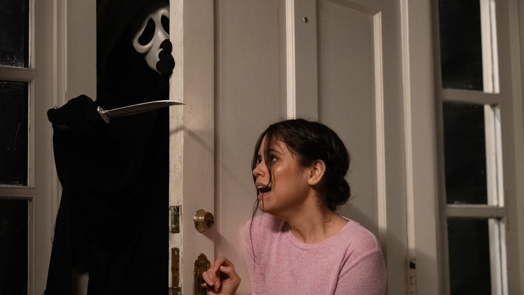 1298 reviews Scream st 5 jpg sd high Copyright 2021 Paramount Pictures All Rights Reserved C 1643904655