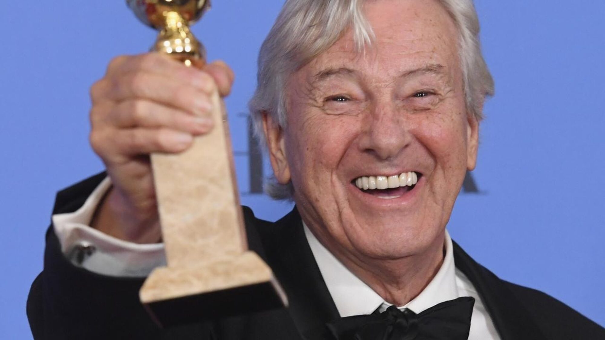 160 reviews paul verhoeven wint golden globe met elle 1497460204