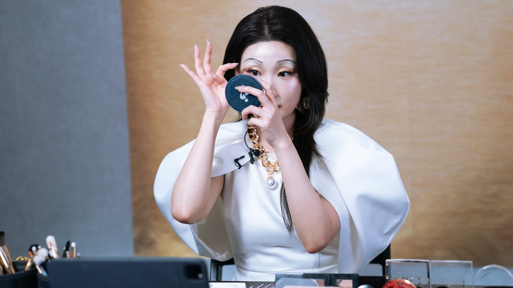 12384 reviews The influencer 240103 2545 1722958704