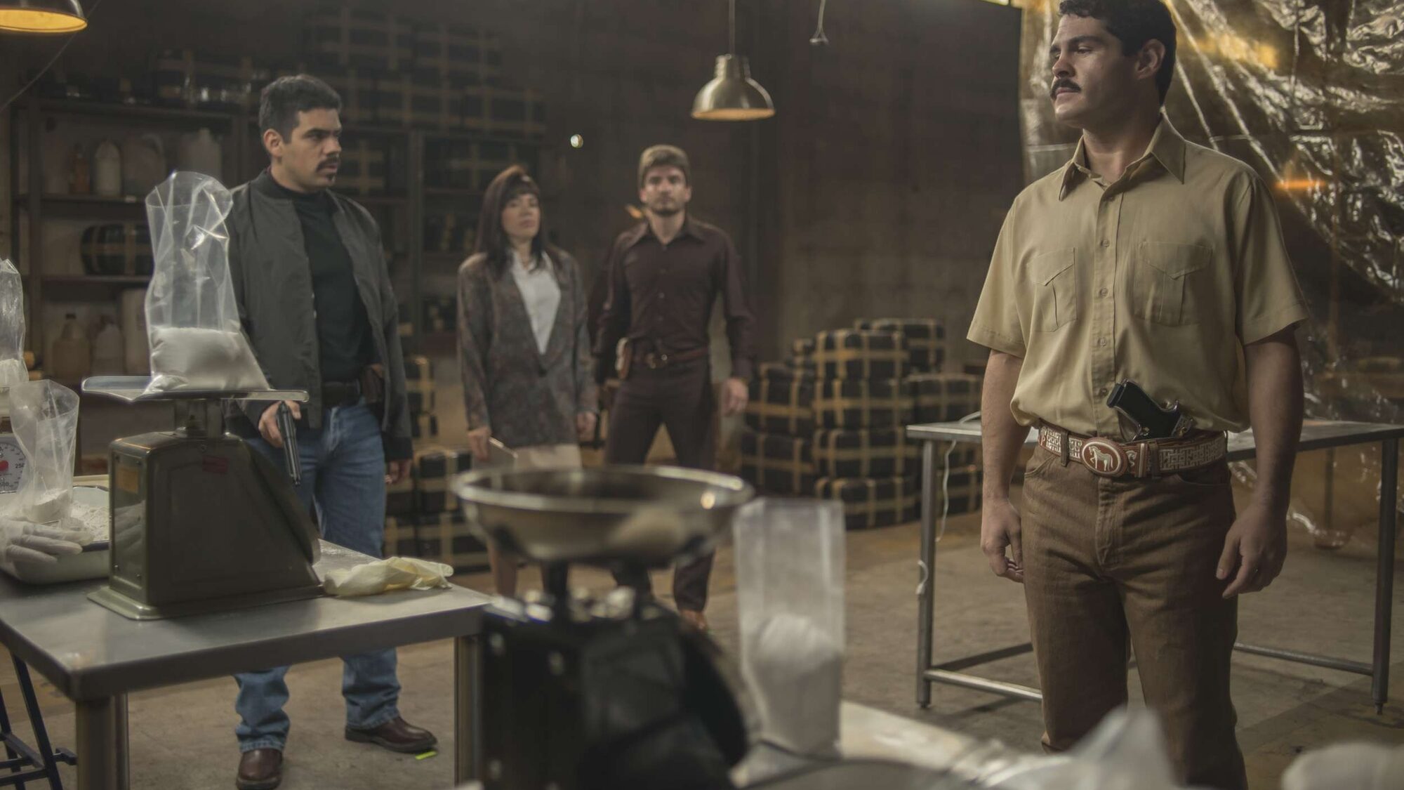 320 reviews elchapo univision netflix marcodelao 06 1497462979