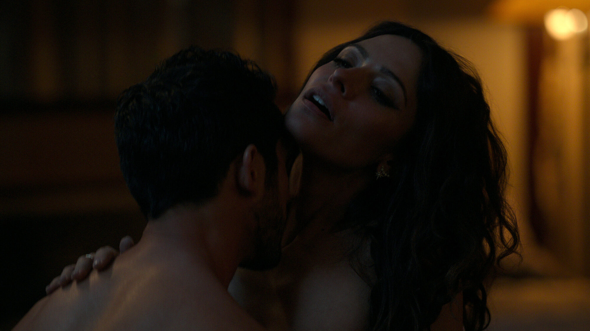 3872 reviews Sex Life S2 E2 00 40 26 14 R 1677679080