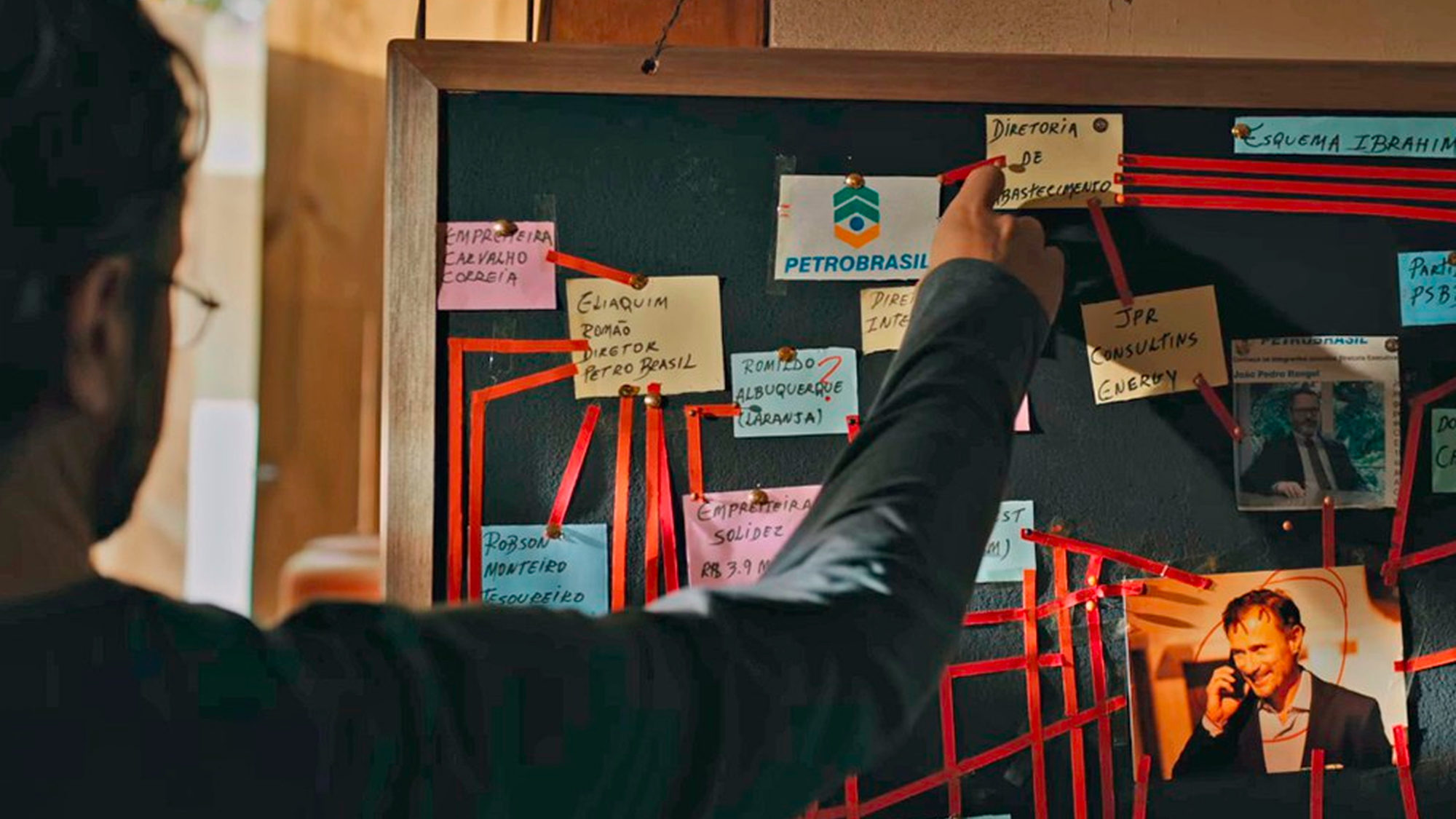 444 reviews O Mecanismo 1522142186