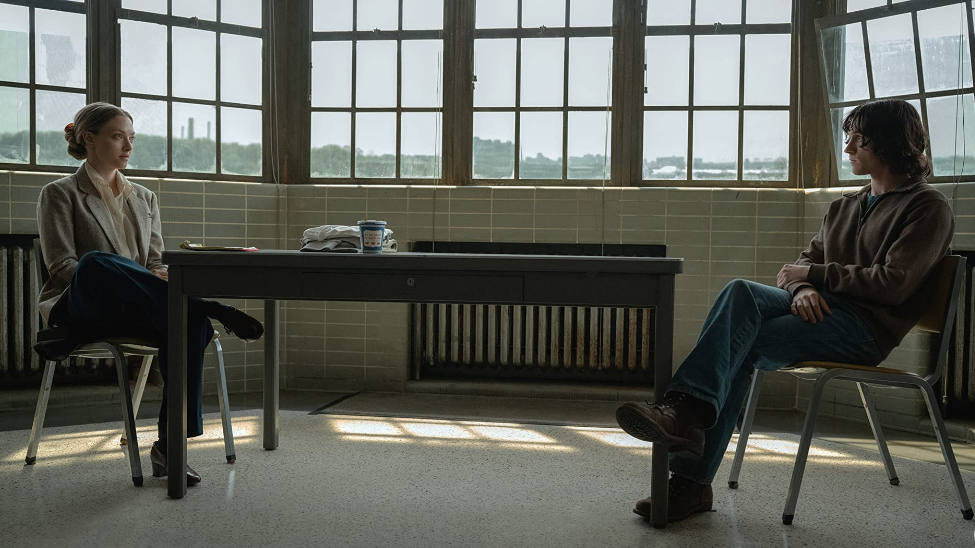 4830 reviews Crowded Room Holland Amanda 1685573092