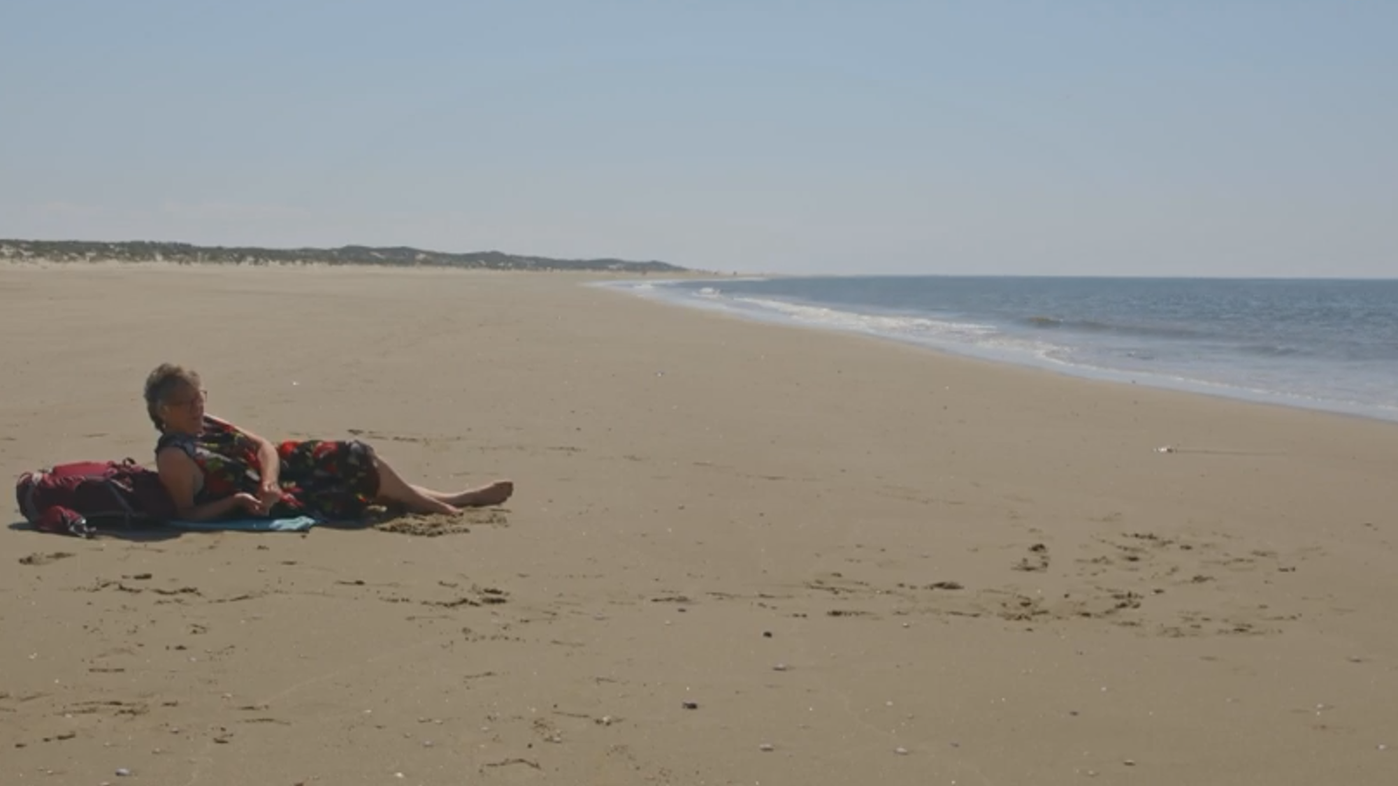 Arita Baaijers op het strand
