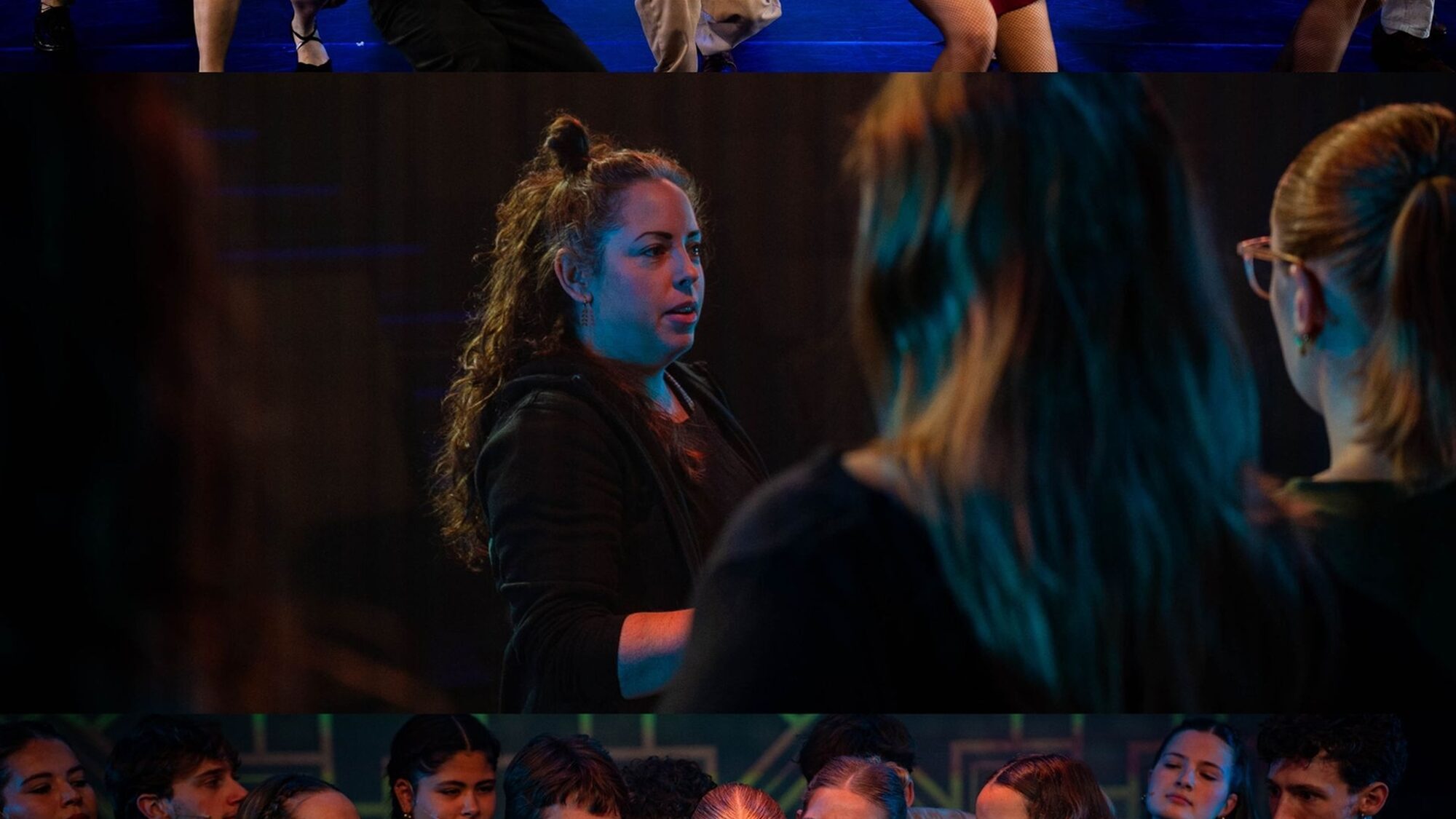 Je ziet Chiara Re die haar dansers feedback geeft. je ziet 2 foto's van musical dansers.