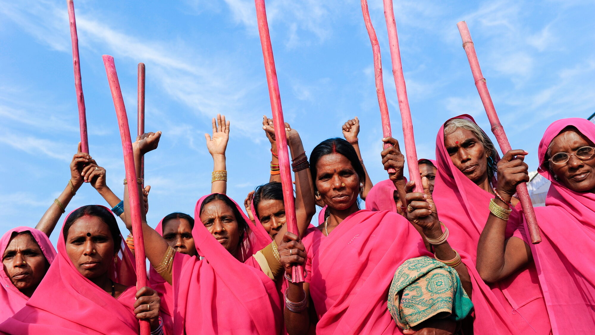 Women movement Gulabi gang credit Joerg Boethling