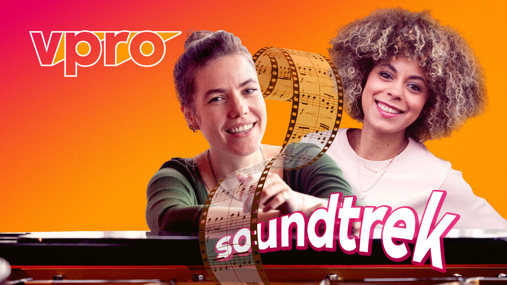 De presentatoren van Soundtrek poseren