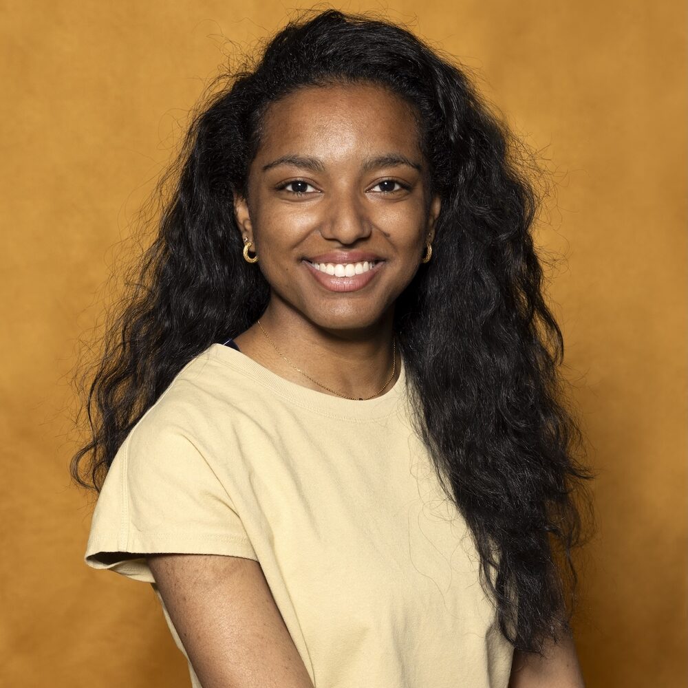 Alicia Boedhoe HZT Sofie Knijff staand midres