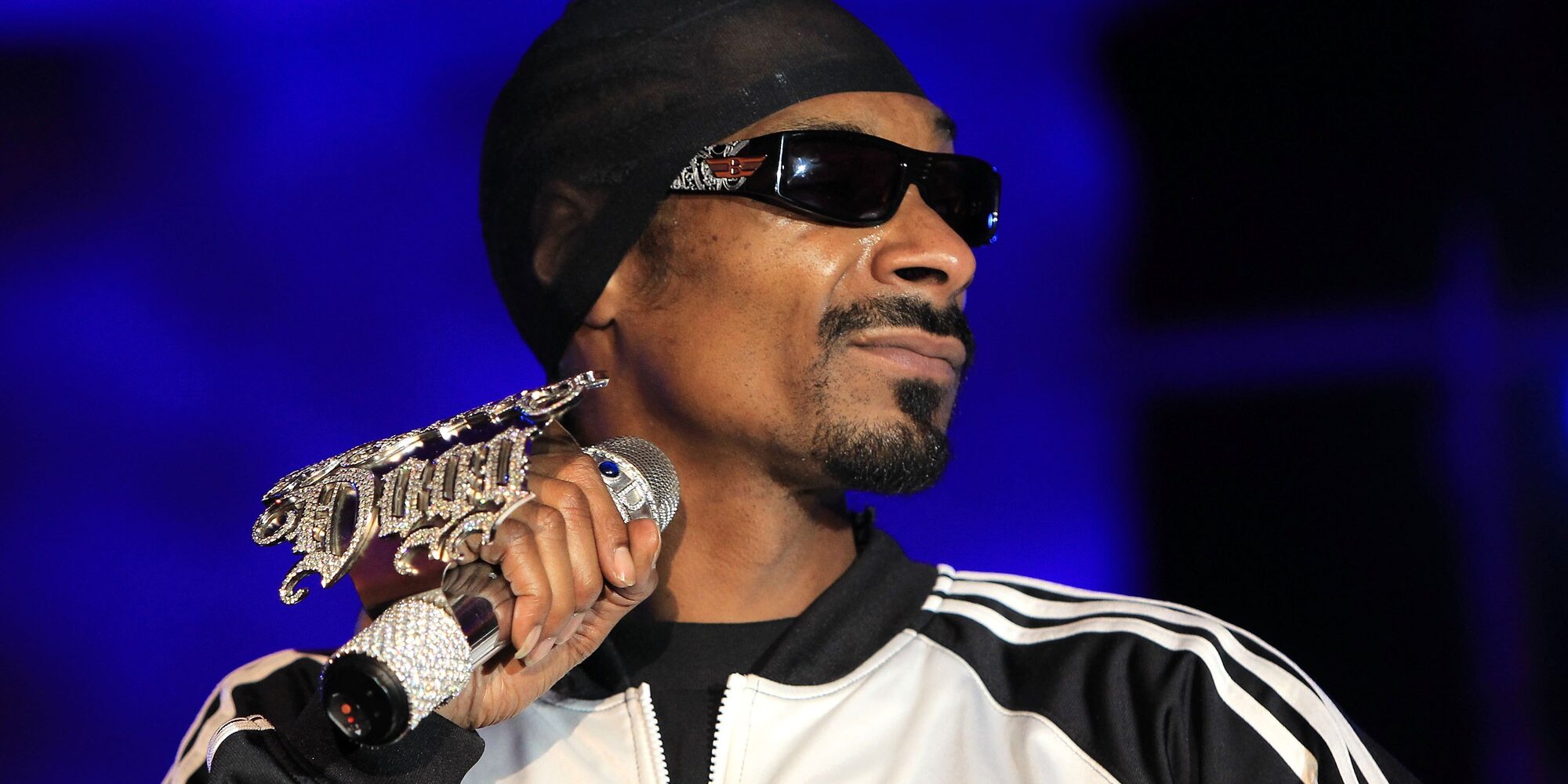 MIAMI BEACH, FL - FEBRUARY 04: Rapper Snoop Dogg performs at the Super Skins Kick Off Party at Hotel 944 featuring Snoop Dogg at The Eden Roc Renaissance Miami Beach on February 4, 2010 in Miami Beach, Florida. Christopher Polk/Getty Images/AFP