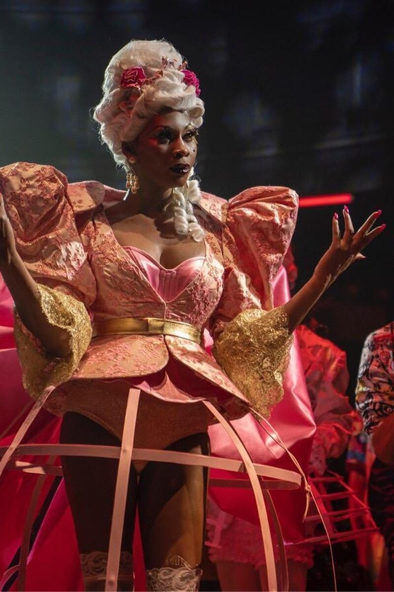 12220 reviews pose 676453814 large 1721889875