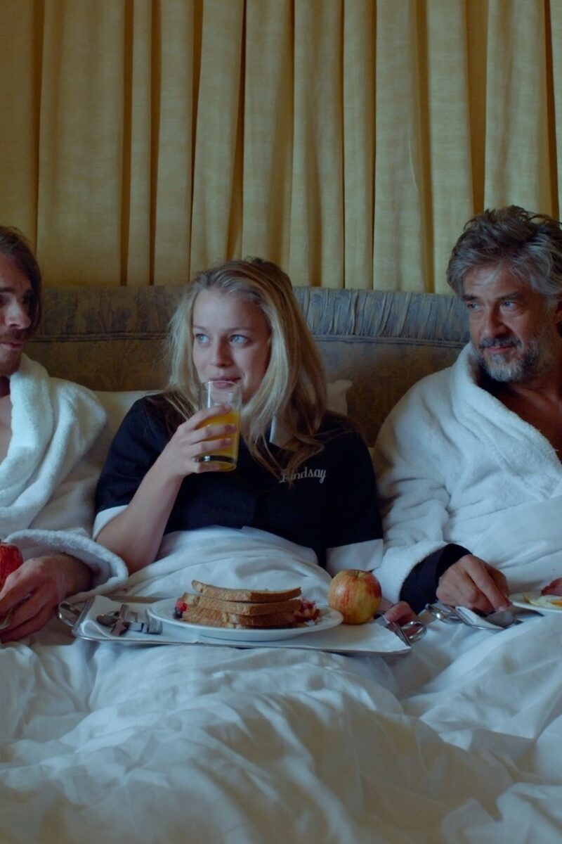 122 reviews Waterboys 1497459711