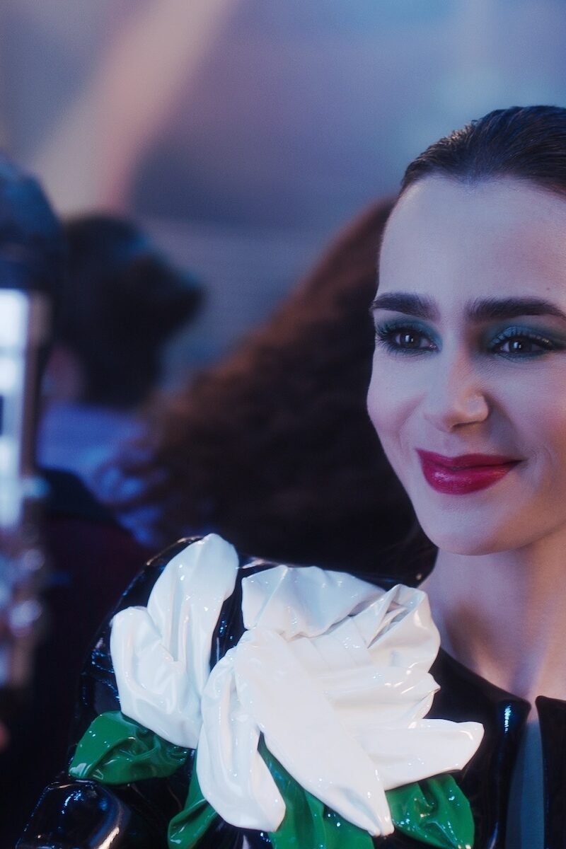 12484 reviews Emily in Paris n S4 E4 00 29 11 20 RC 1723058807