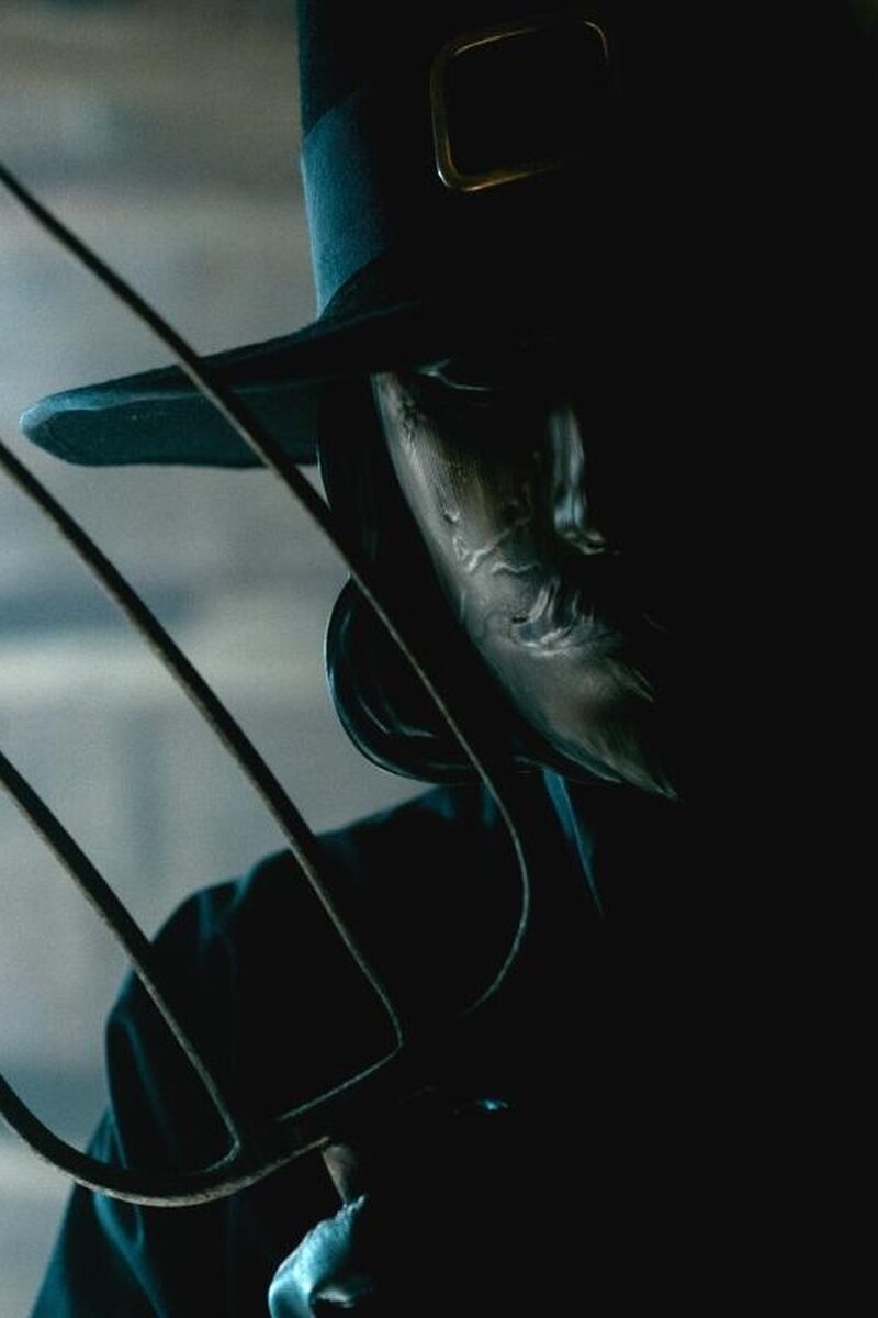 13737 reviews thanksgiving eli roth 1728310147