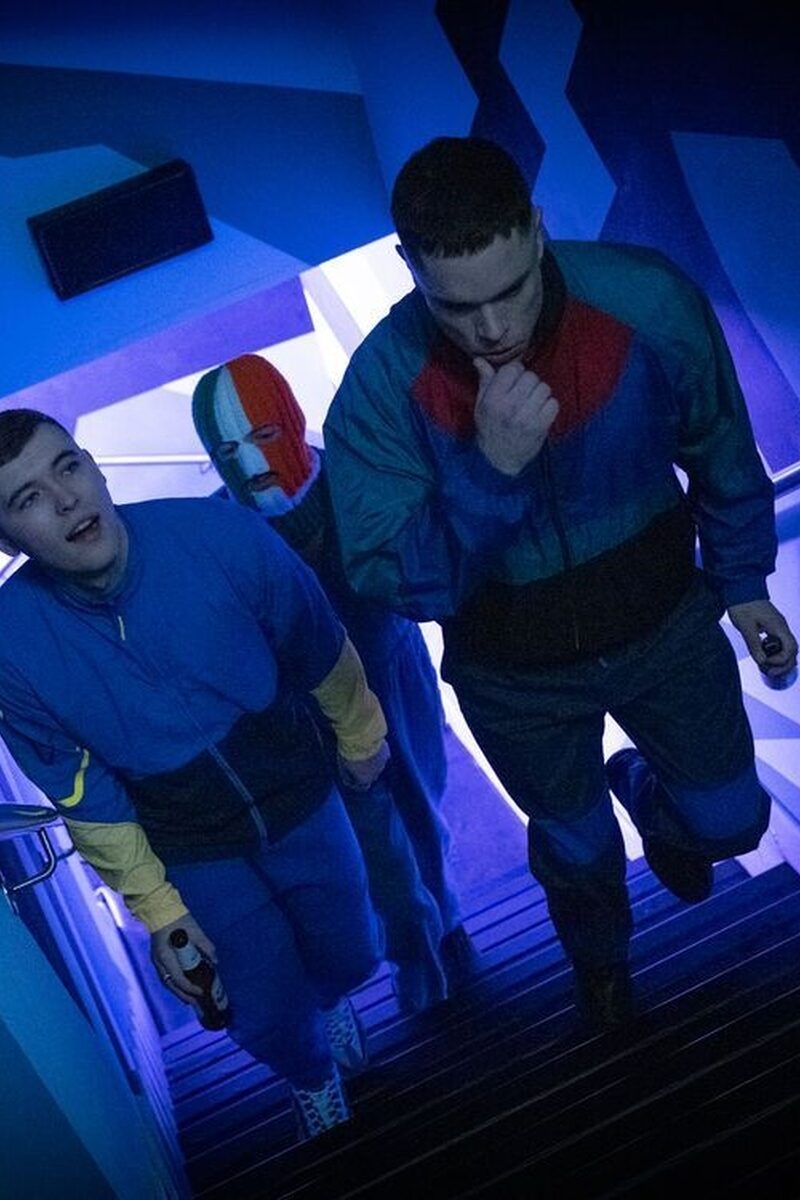 14299 reviews Kneecap st 1 jpg sd low HEADER 1730398895