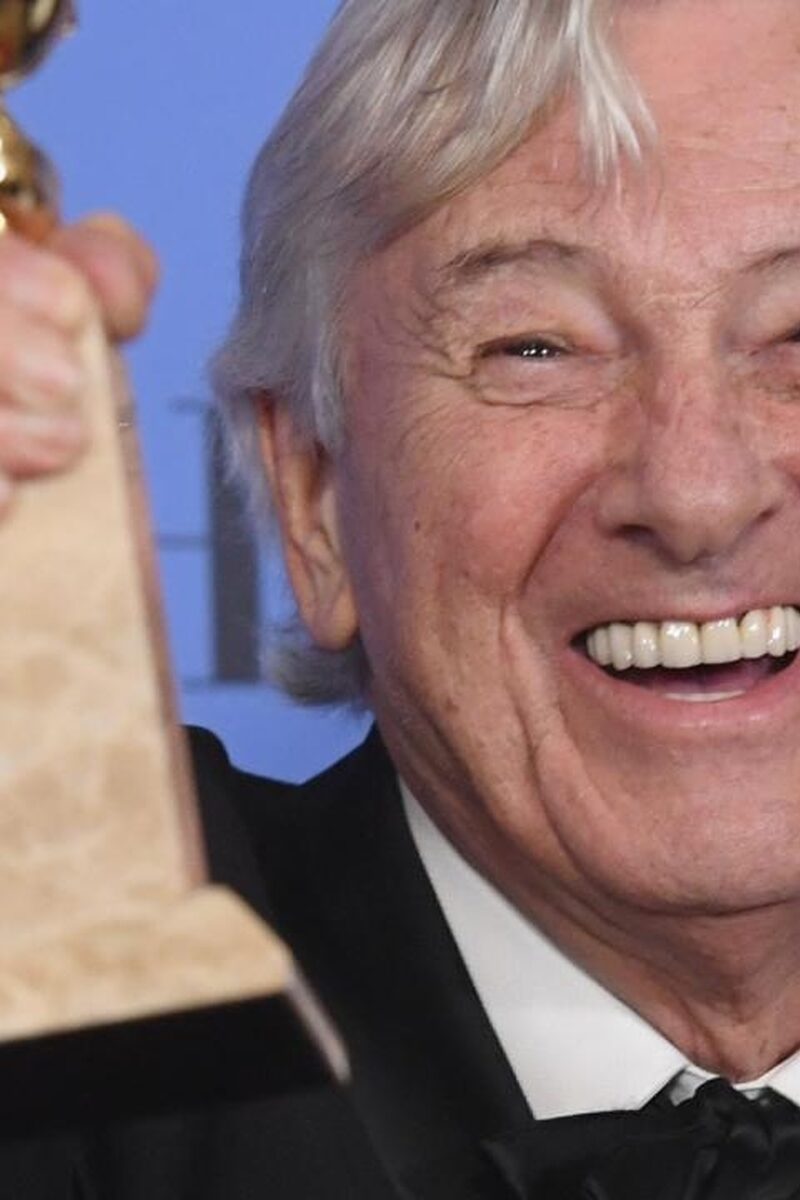 160 reviews paul verhoeven wint golden globe met elle 1497460204