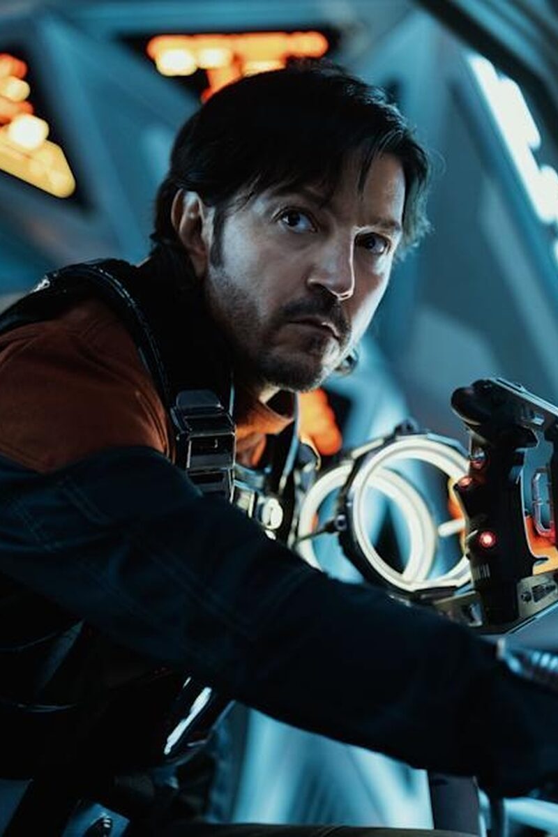 17202 reviews Andor Diego pilot 1745224811